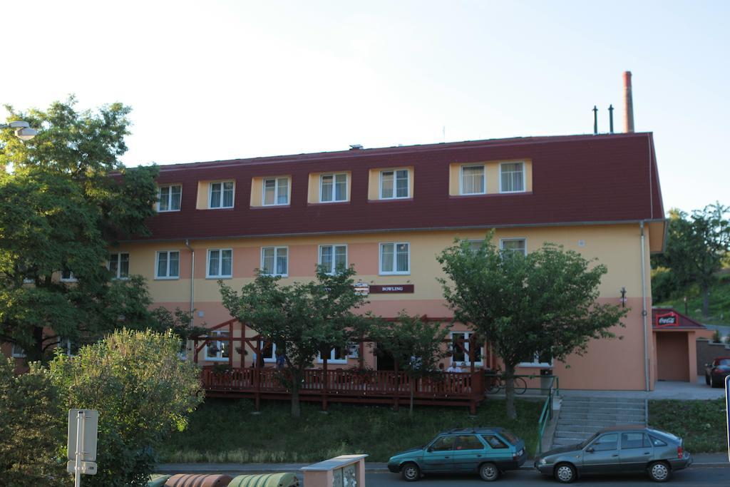 Kadaň Penzion Mova מראה חיצוני תמונה